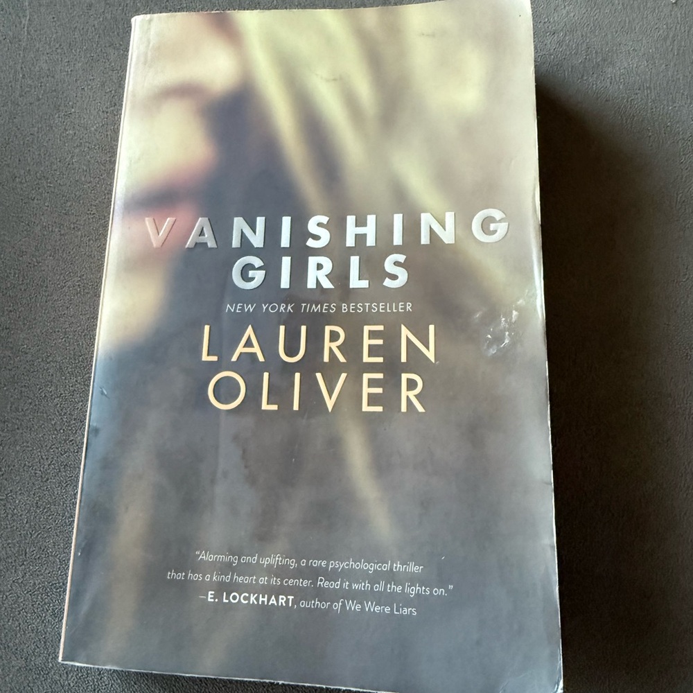 Vanishing Girls by Lauren Oliver